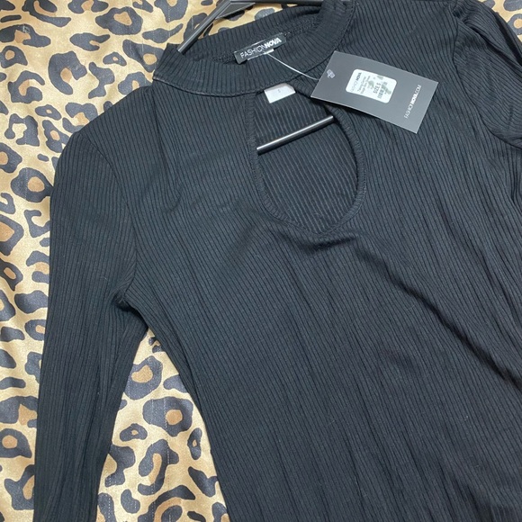 Choker/Cut Out Flowy Dress - Picture 2 of 4